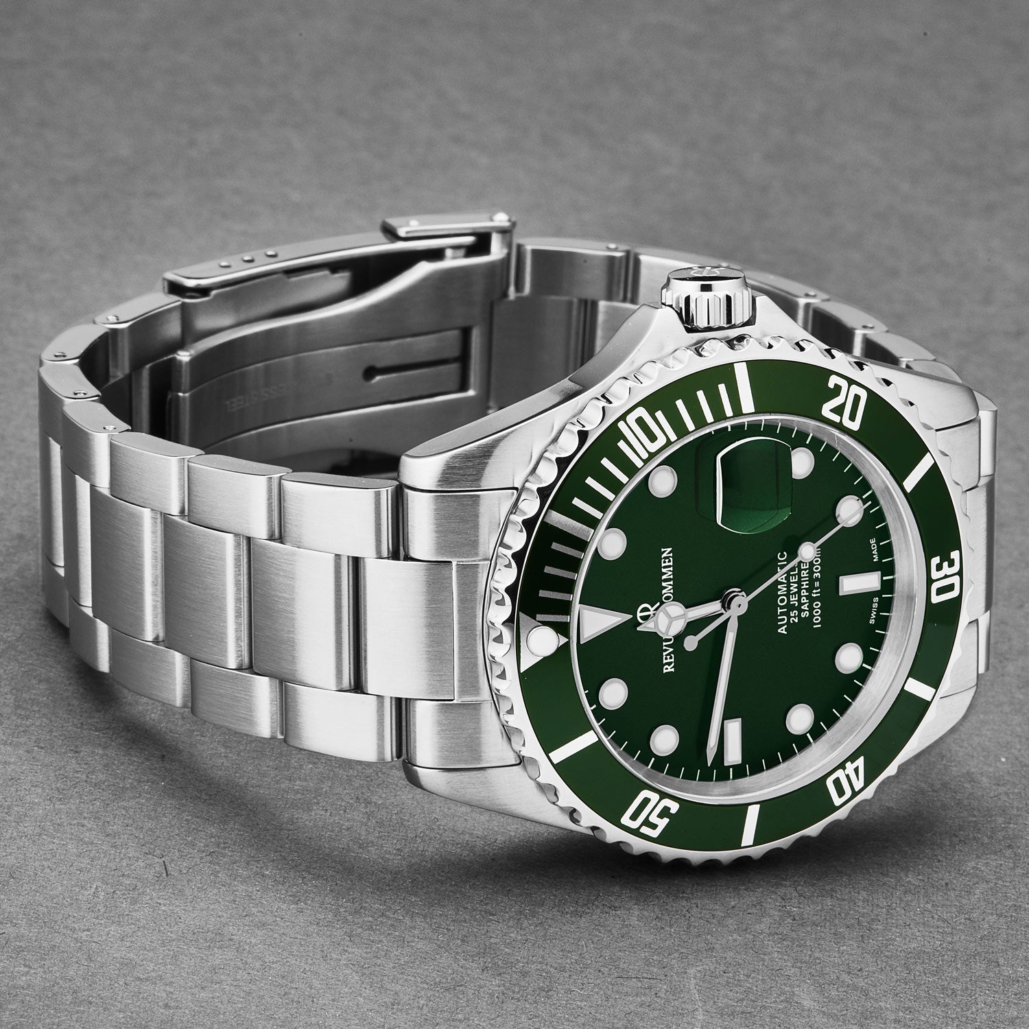 Revue Thommen Men's 17571.2129 'Diver' Green Dial Stainless Steel Swis