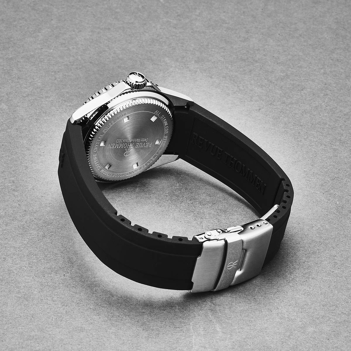 Revue Thommen Men's 'Diver' Blue Dial Rubber Strap Swiss